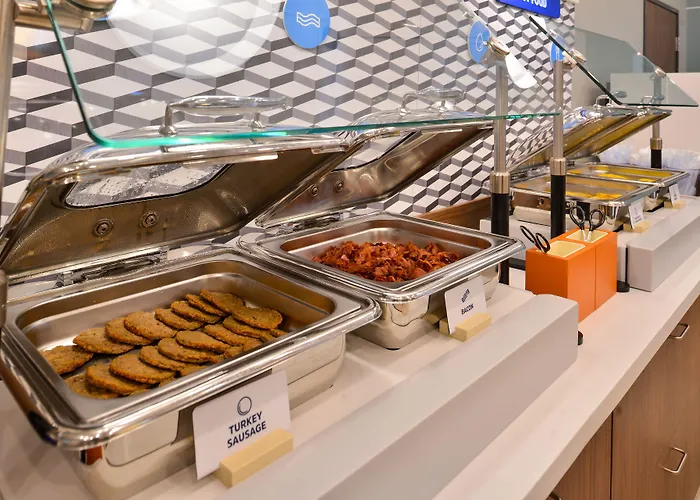 Holiday Inn Express & Suites Eureka By Ihg